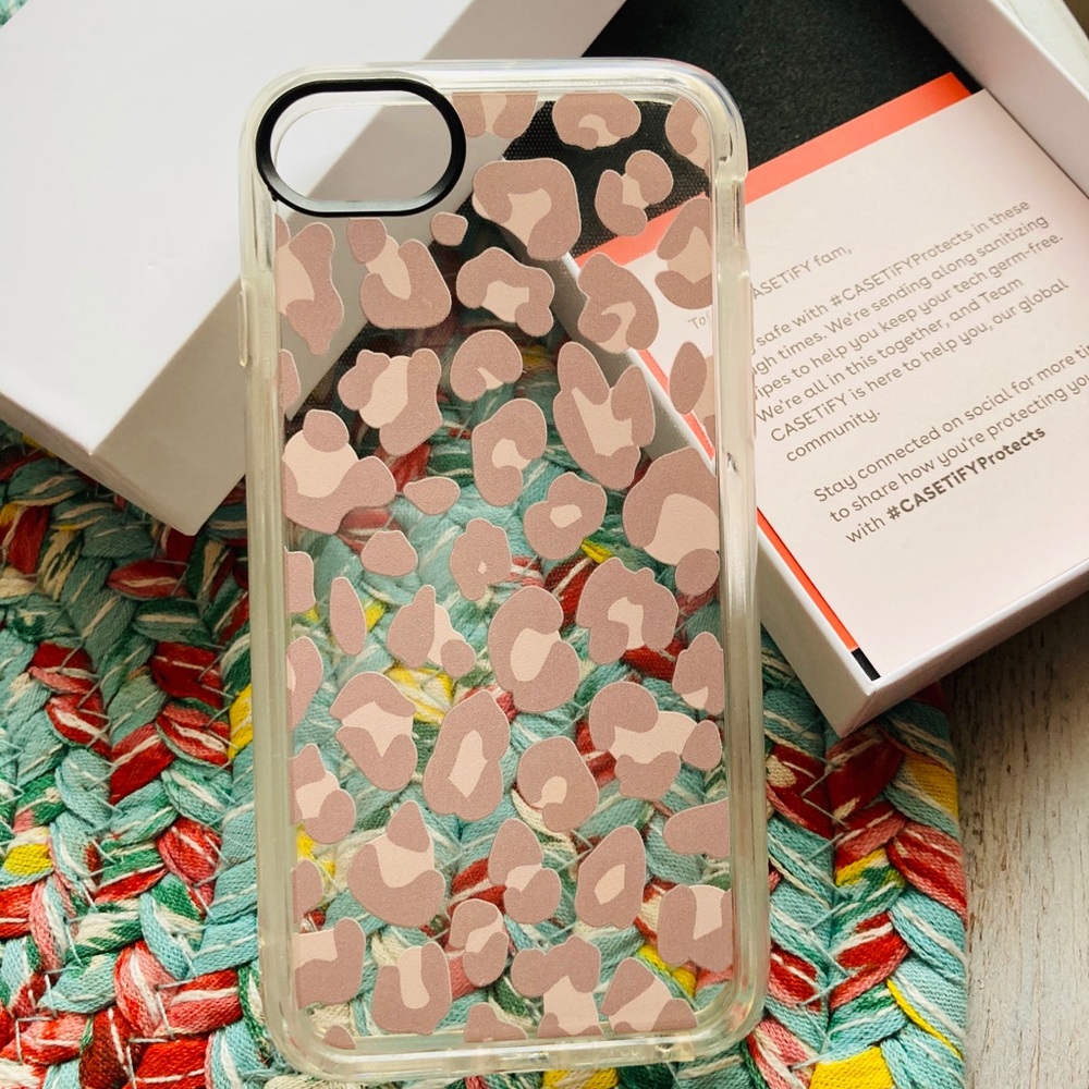 New leopard iPhone case fits SE 2020,6,6s,7 or8.